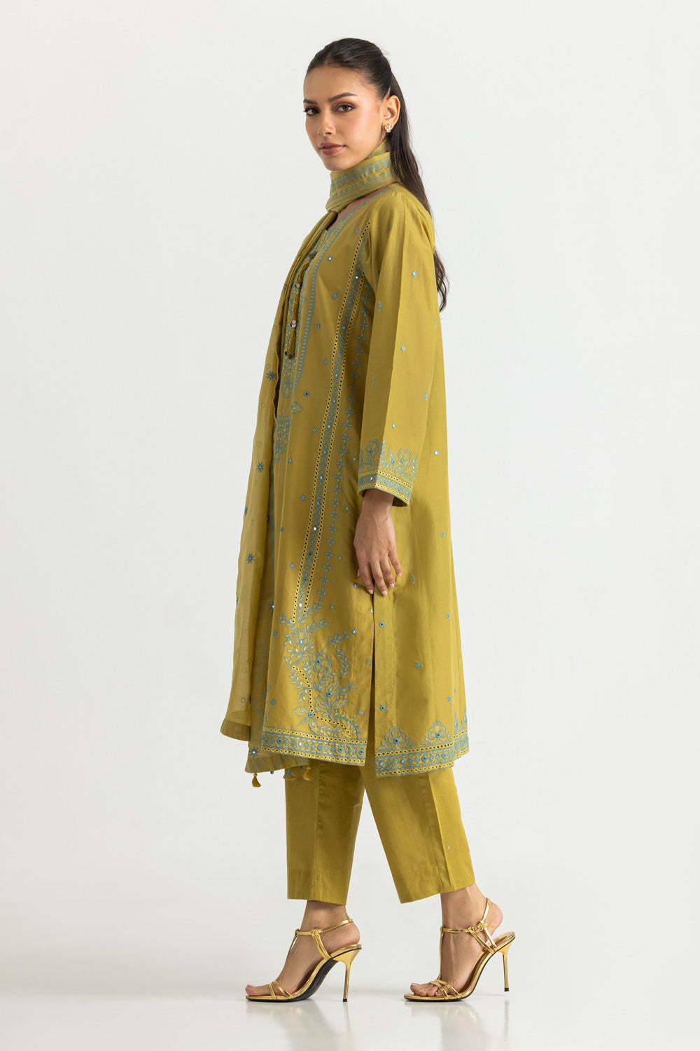 3PC Lawn Embroidered Suit