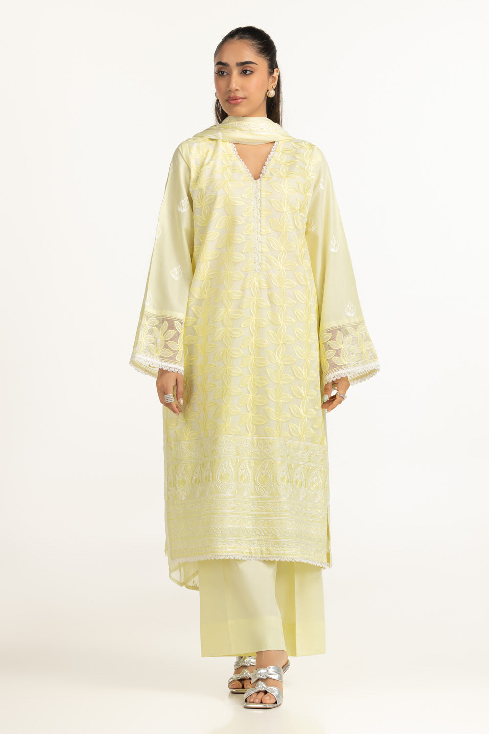 3Pc Lawn Embroidered Suit