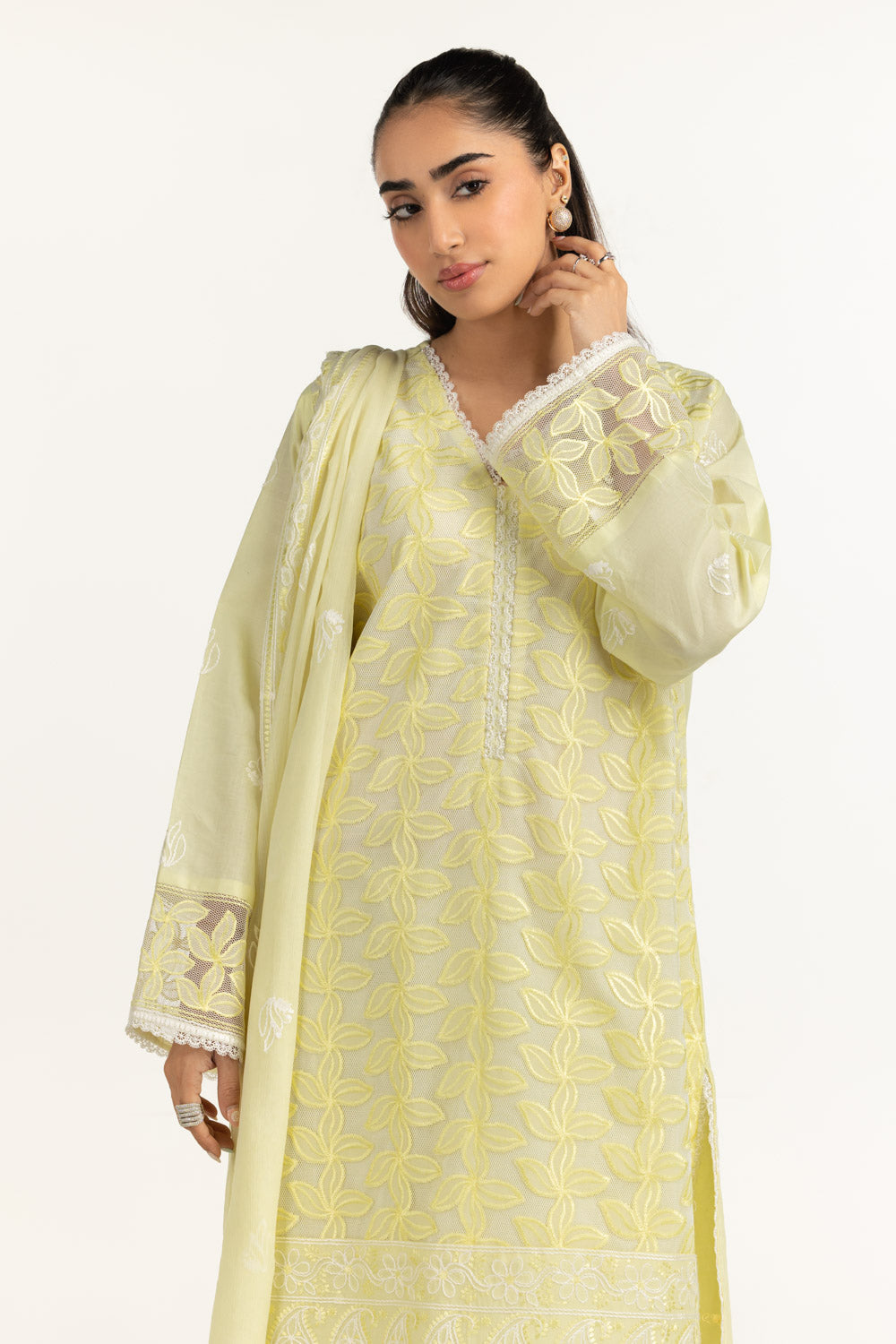 3Pc Lawn Embroidered Suit