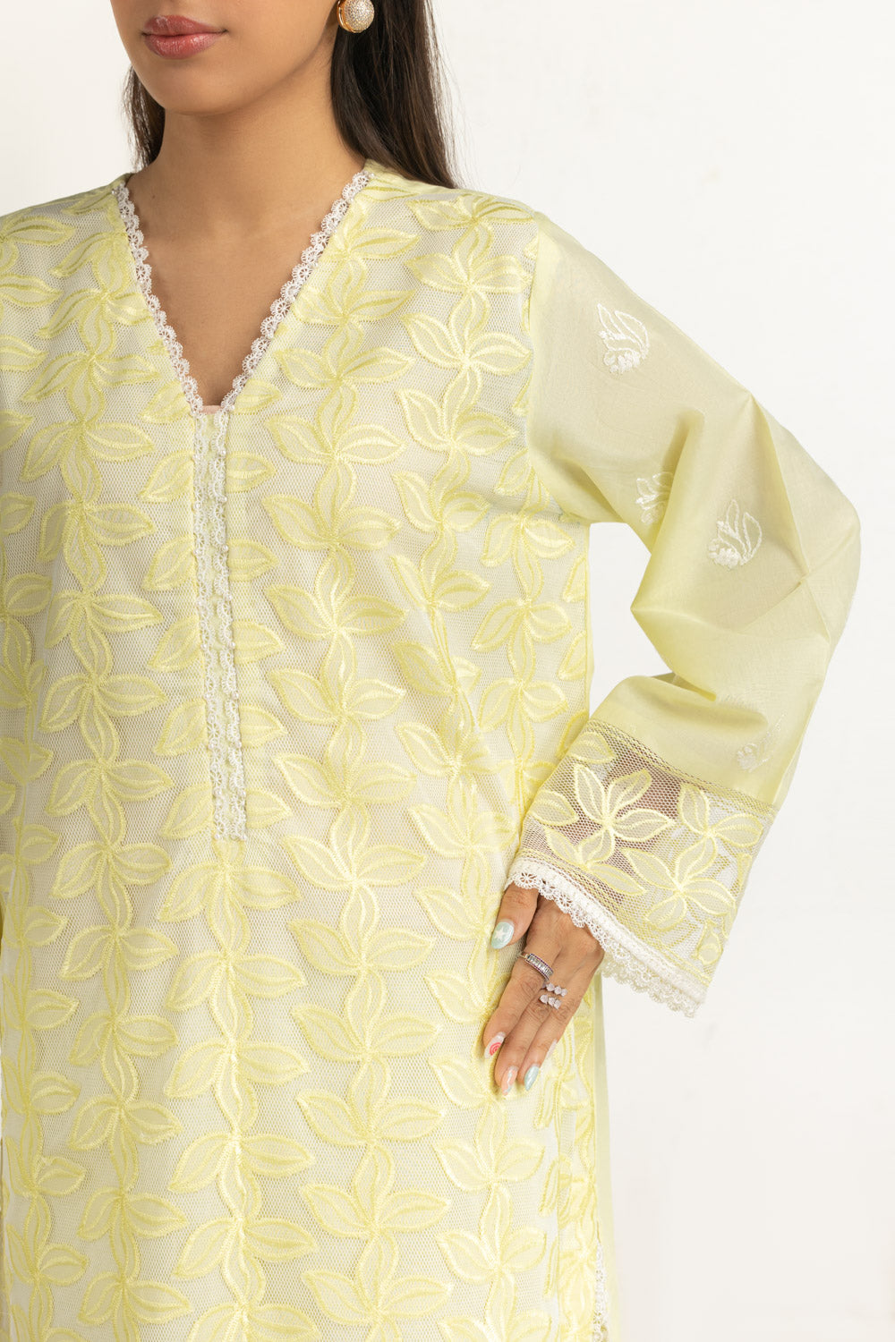 3Pc Lawn Embroidered Suit