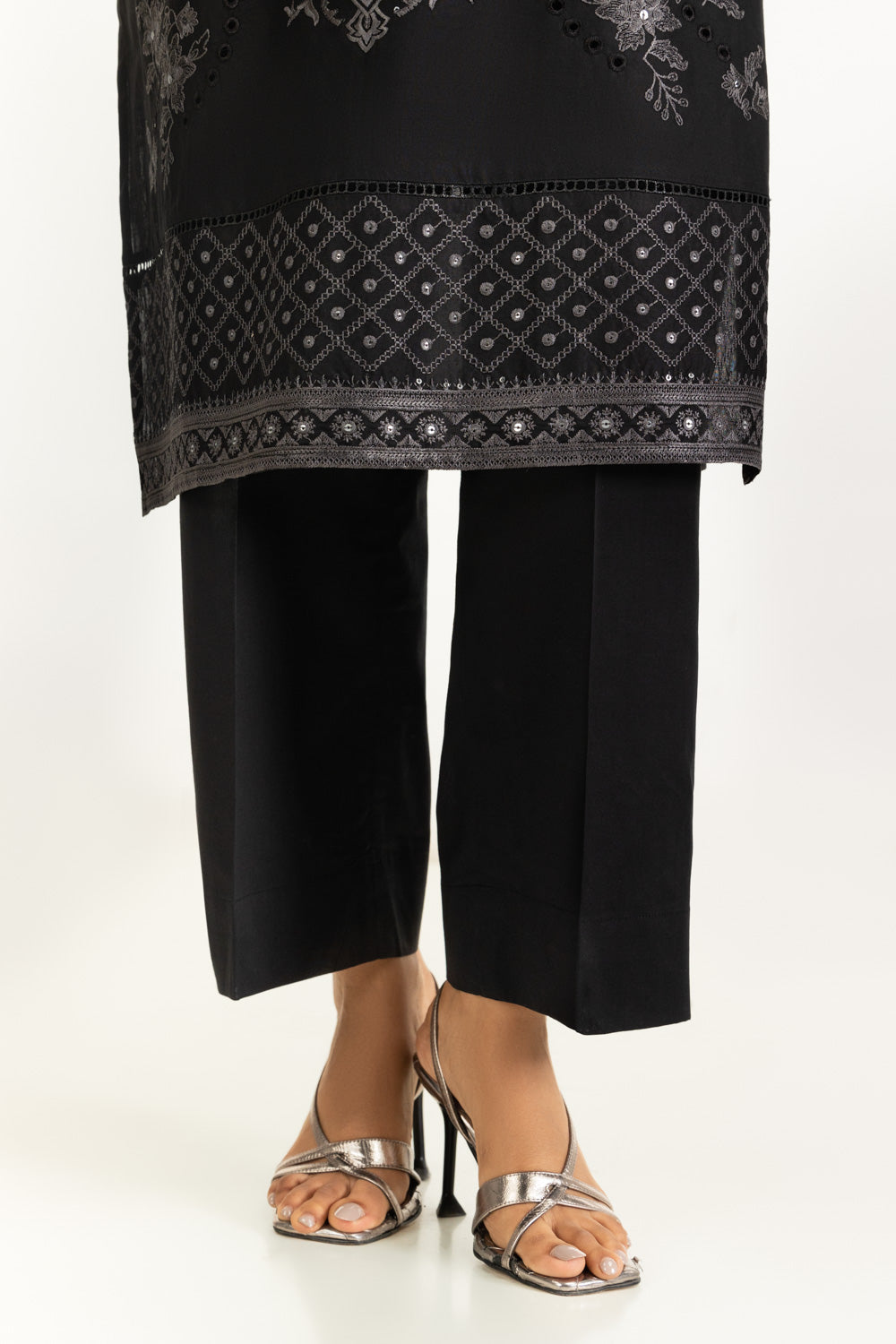 3PC Lawn Embroidered Suit