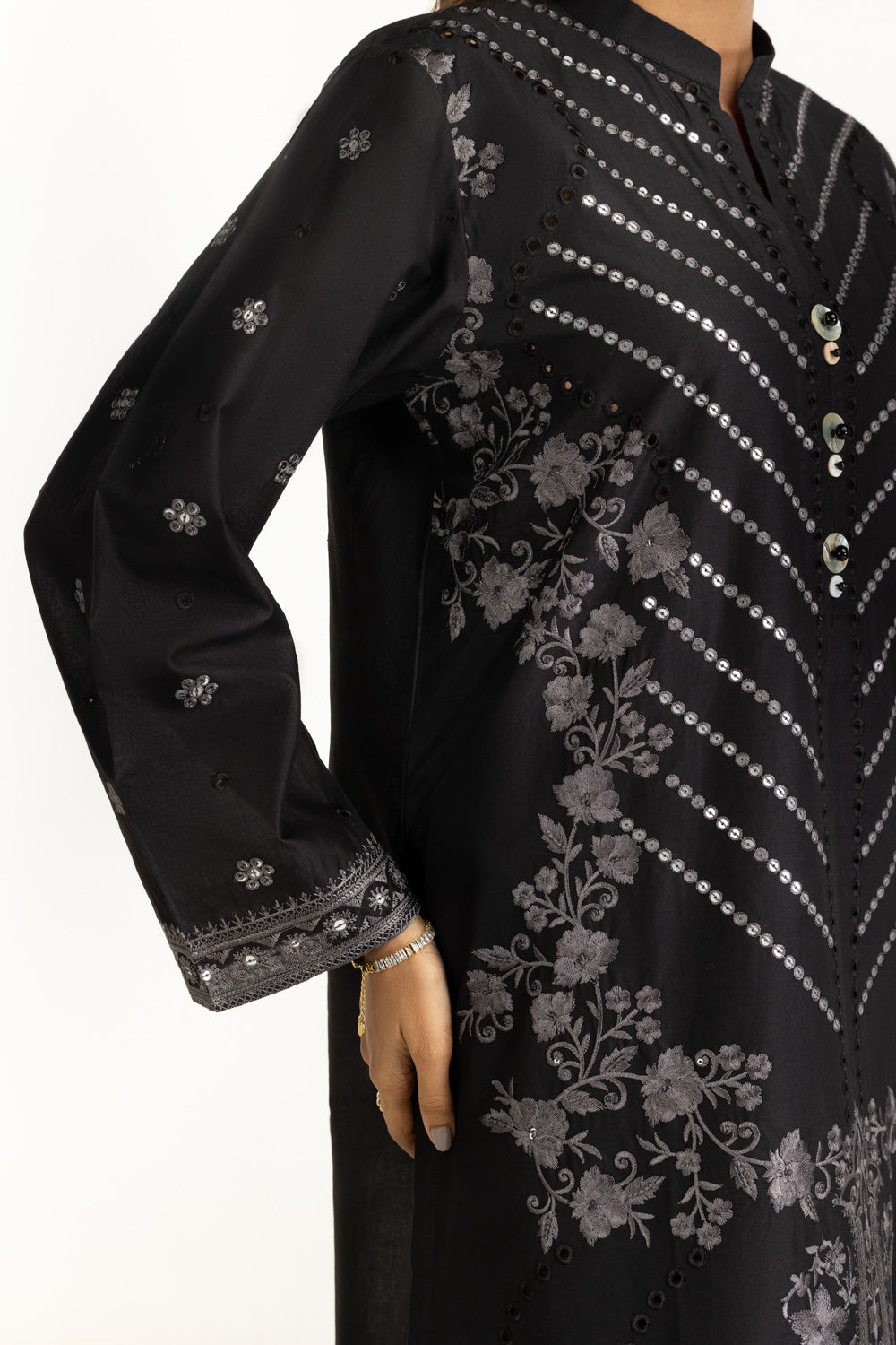 3PC Lawn Embroidered Suit