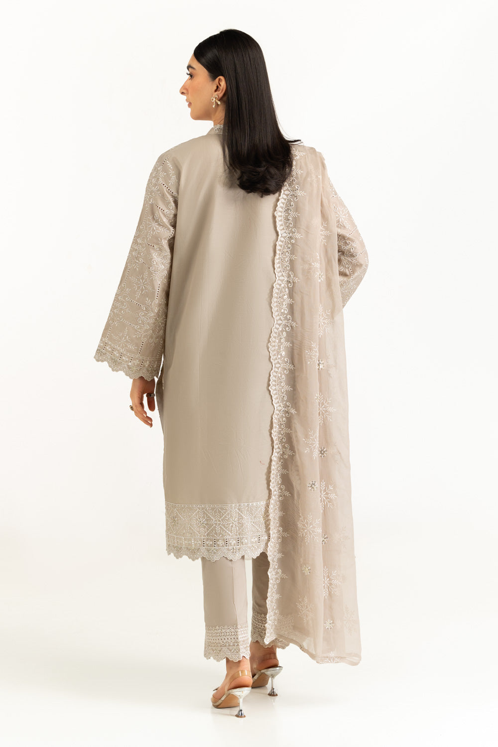 3Pc Lawn Embroidered Suit