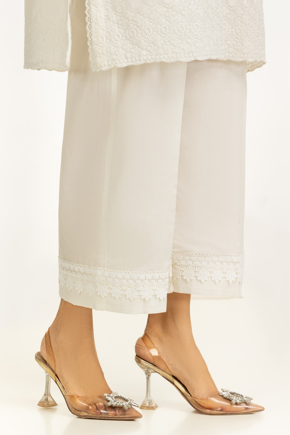 3Pc Lawn Embroidered Suit