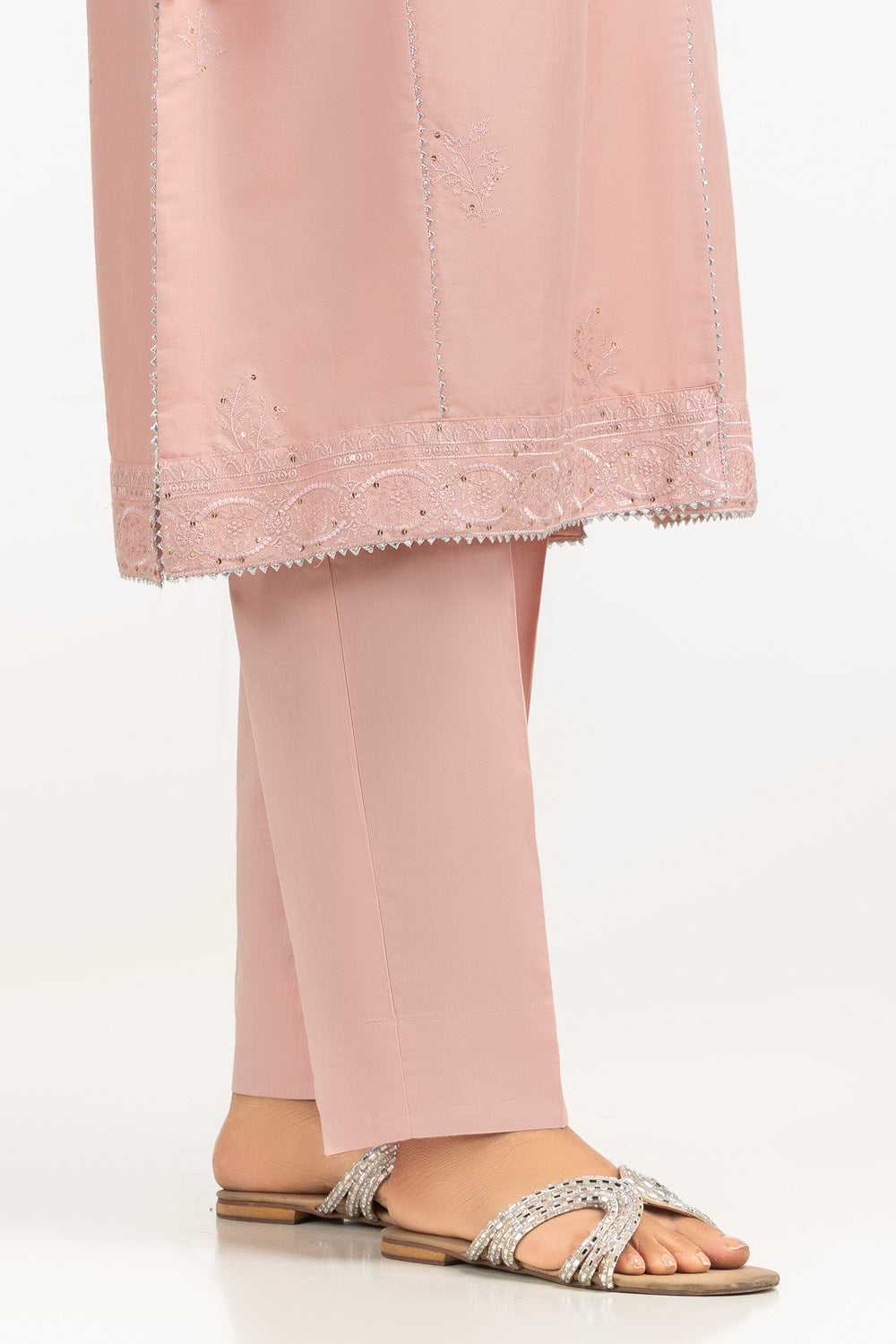 3Pc Lawn Embroidered Suit