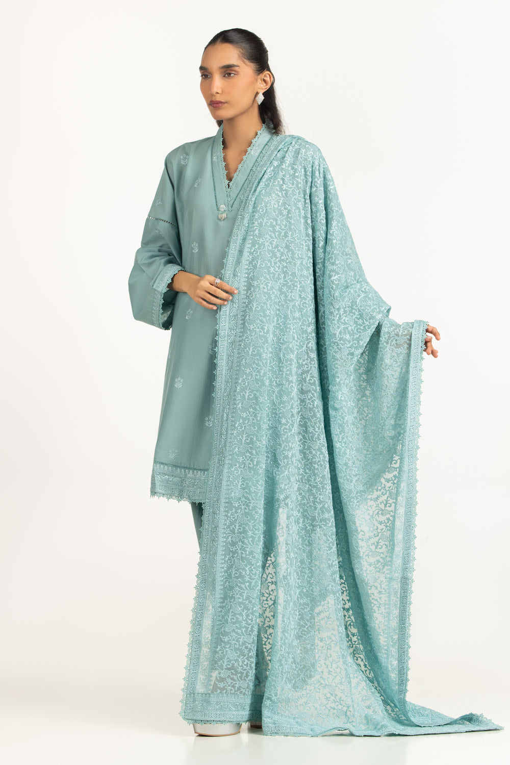 3Pc Lawn Embroidered Suit