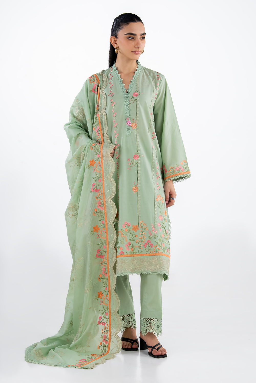 3Pc Lawn Embroidered Suit