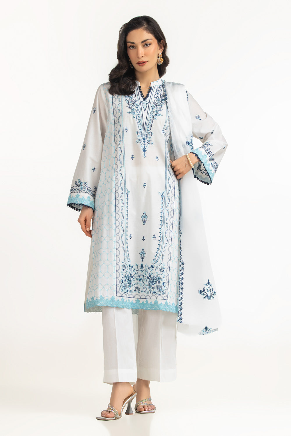 3Pc Lawn Embroidered Suit