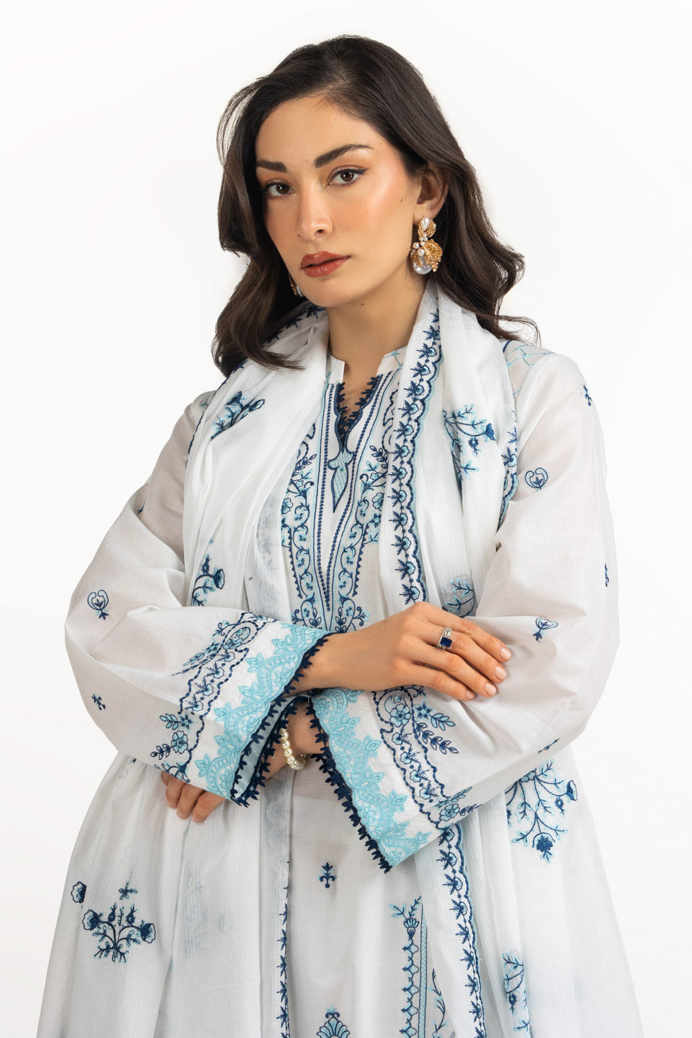 3Pc Lawn Embroidered Suit