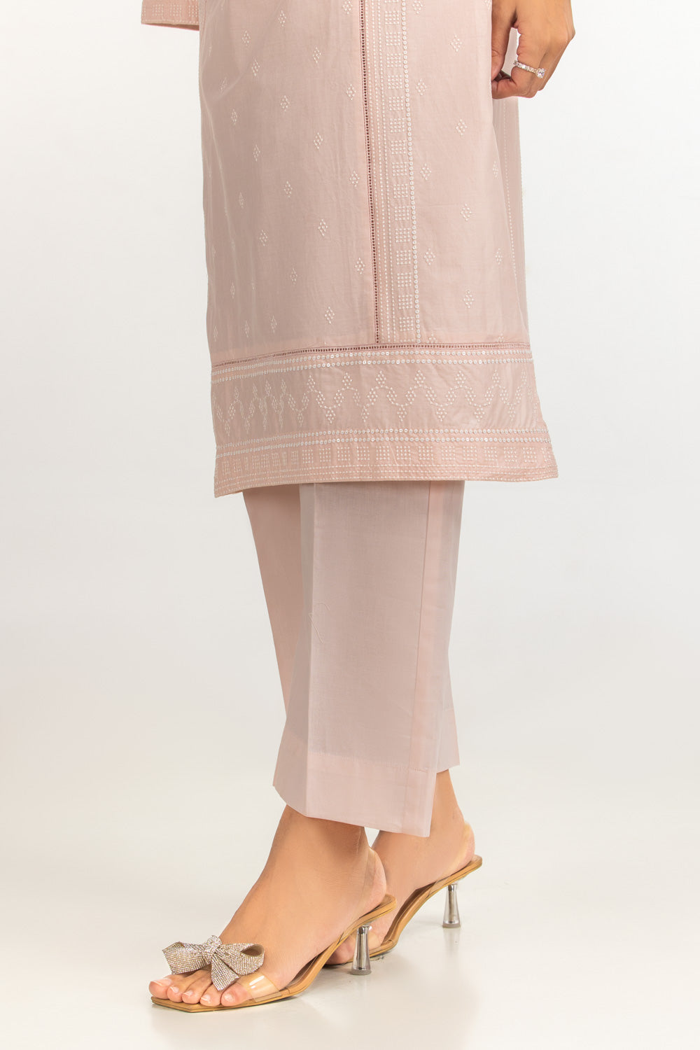 3Pc Lawn Embroidered Suit