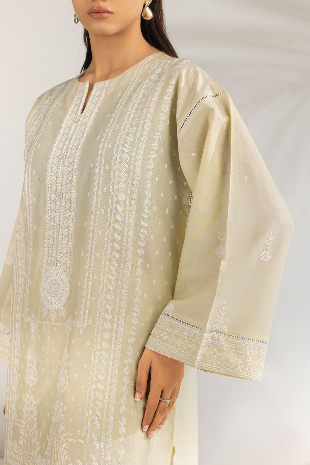3Pc Lawn Embroidered Suit