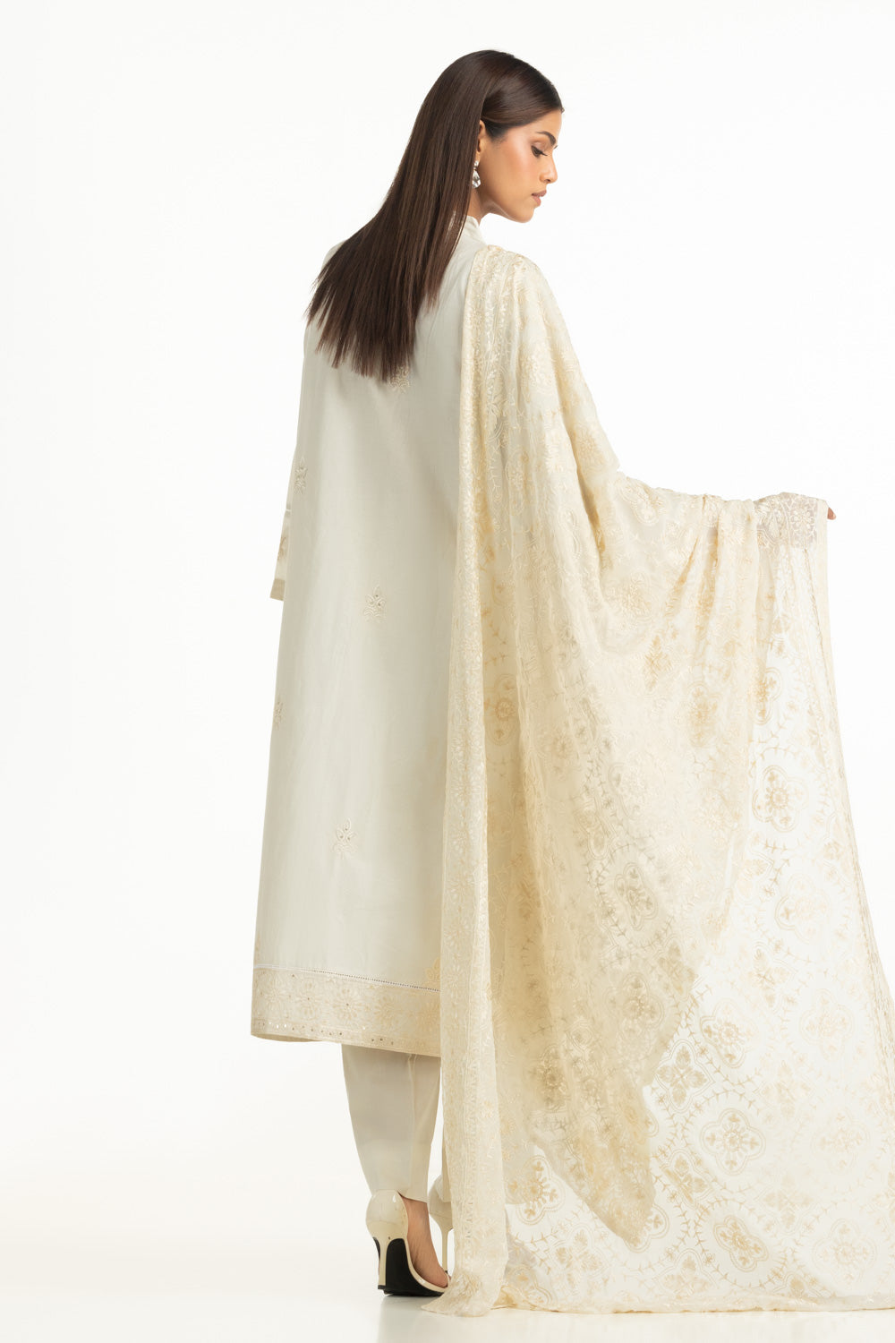3Pc Lawn Embroidered Suit