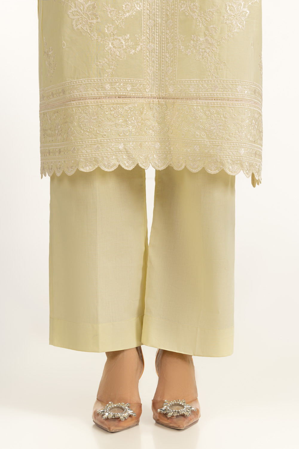 3Pc Lawn Embroidered Suit