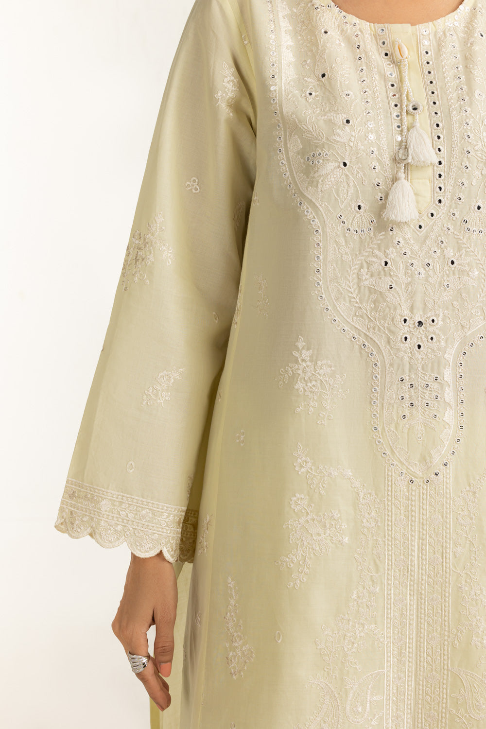 3Pc Lawn Embroidered Suit