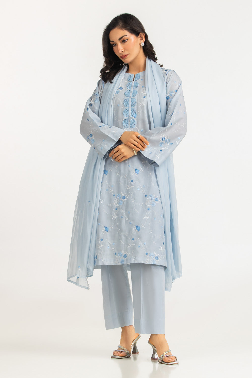 3Pc Lawn Embroidered Suit