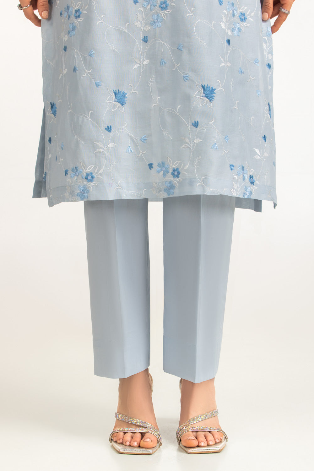 3Pc Lawn Embroidered Suit