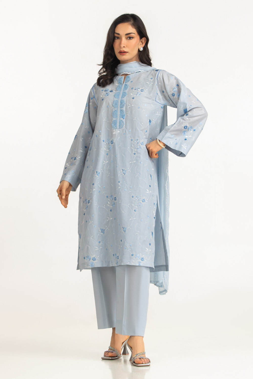 3Pc Lawn Embroidered Suit