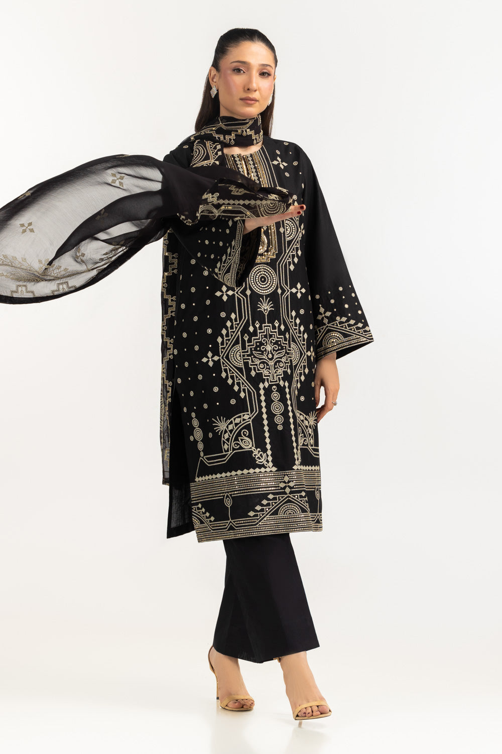 3Pc Lawn Embroidered Suit