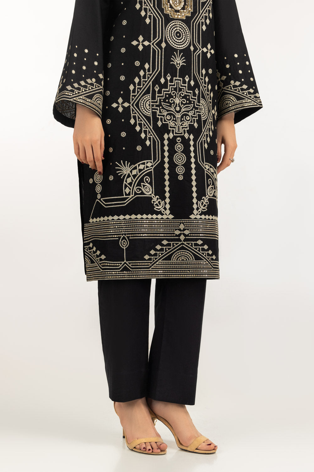 3Pc Lawn Embroidered Suit