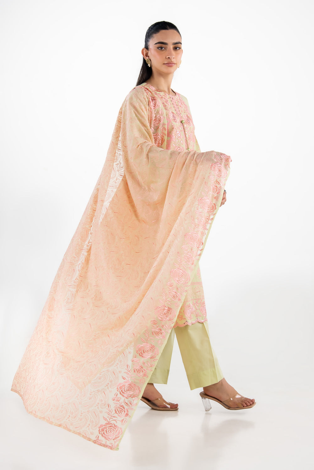 3Pc Lawn Embroidered Suit