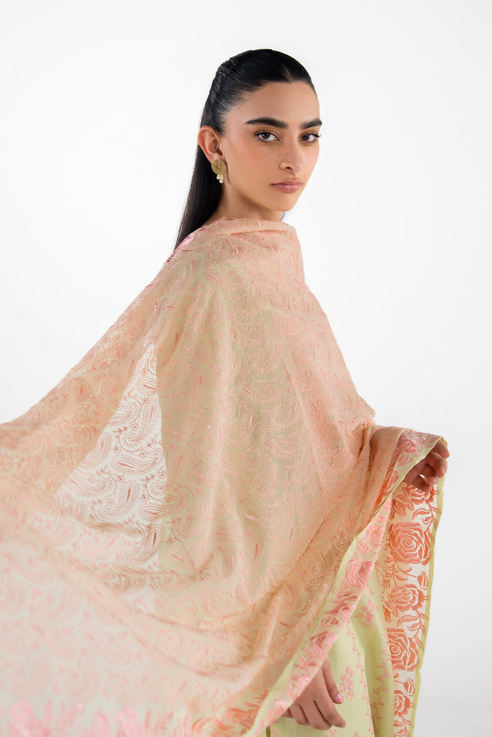 3Pc Lawn Embroidered Suit