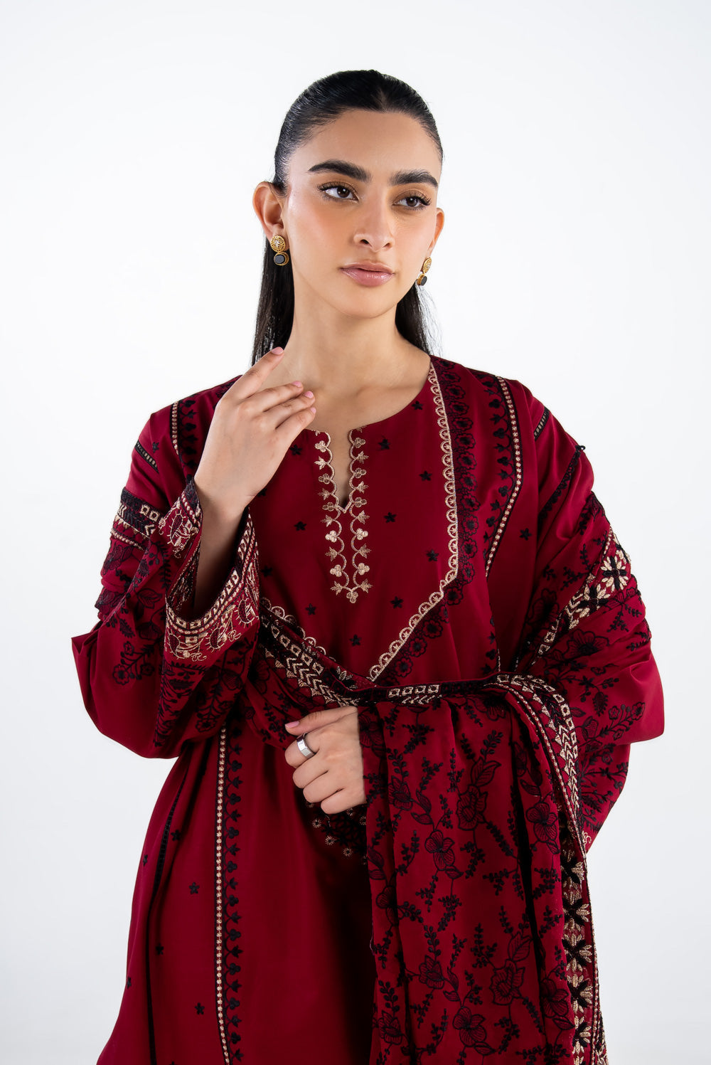 3Pc Lawn Embroidered Suit
