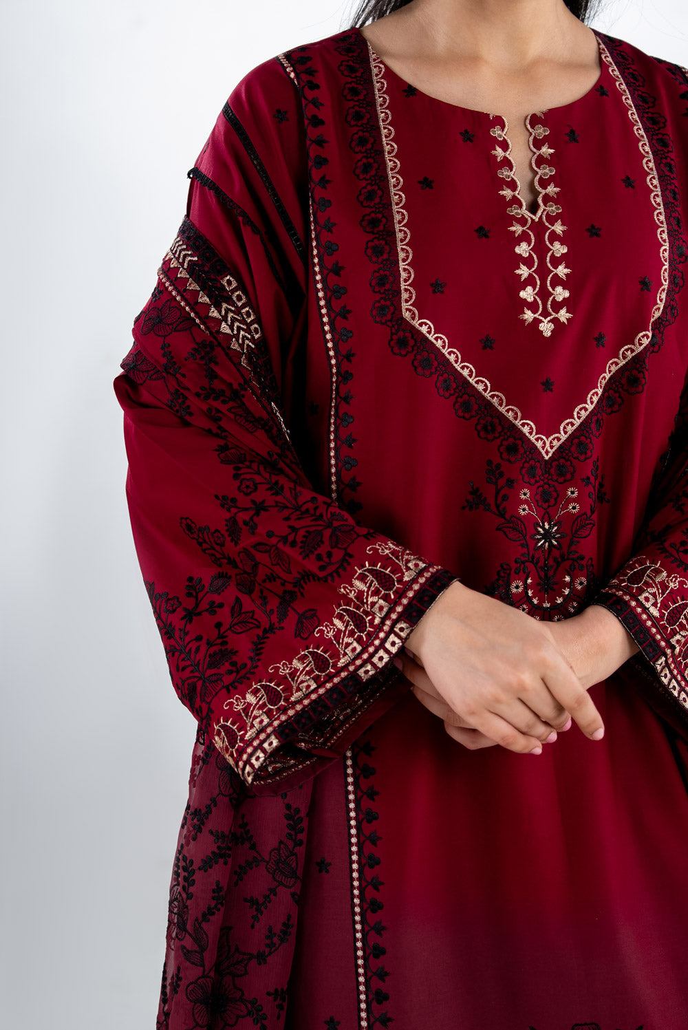 3Pc Lawn Embroidered Suit