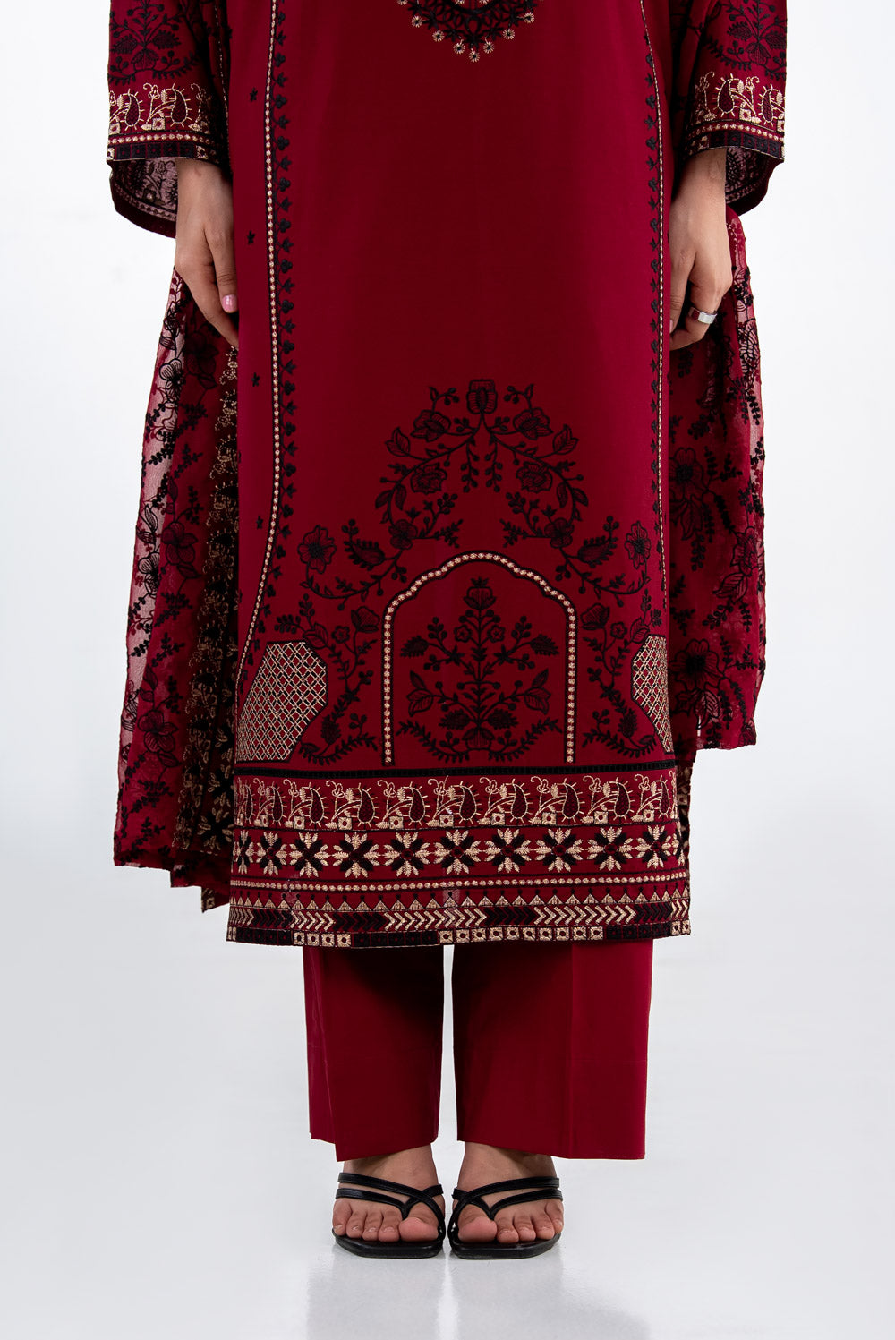 3Pc Lawn Embroidered Suit