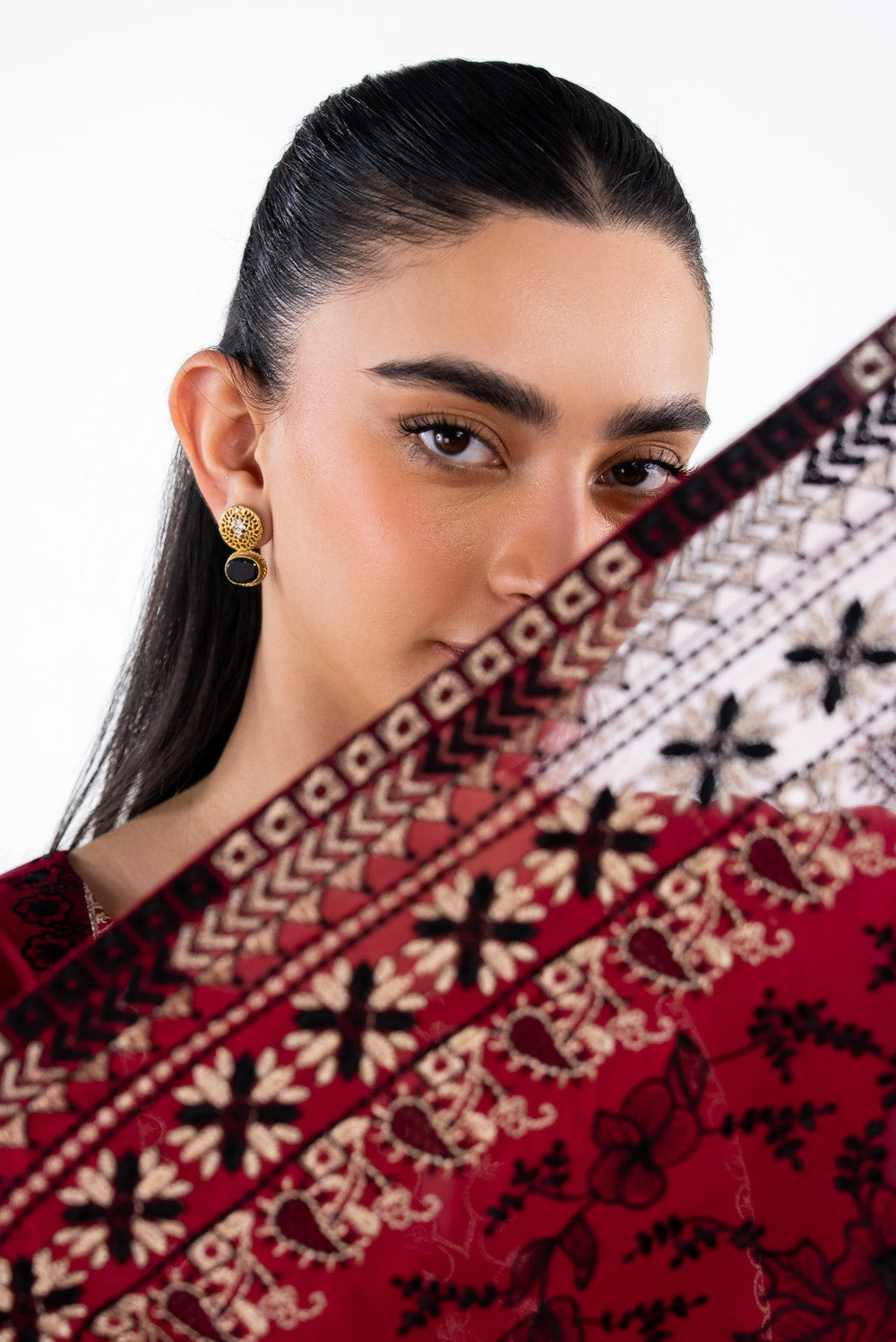 3Pc Lawn Embroidered Suit