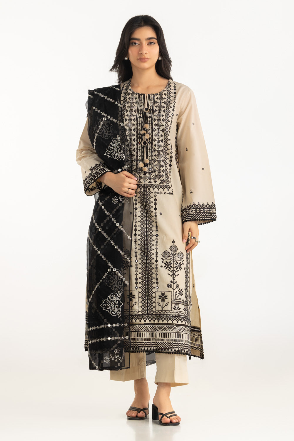 3Pc Lawn Embroidered Suit