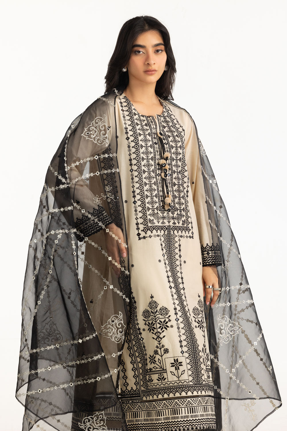 3Pc Lawn Embroidered Suit