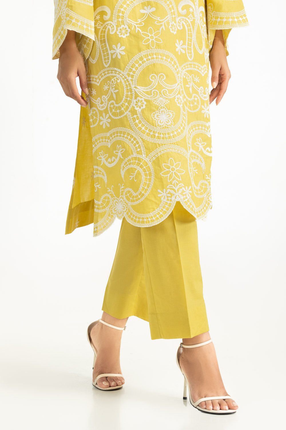 3Pc Lawn Embroidered Suit