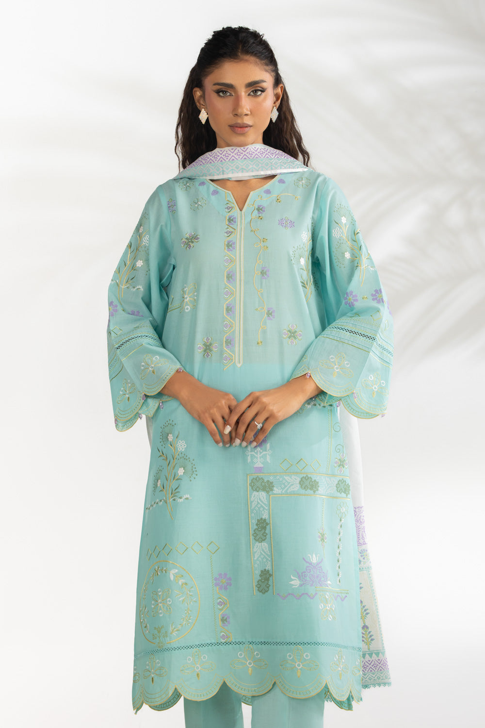 3Pc Lawn Embroidered Suit
