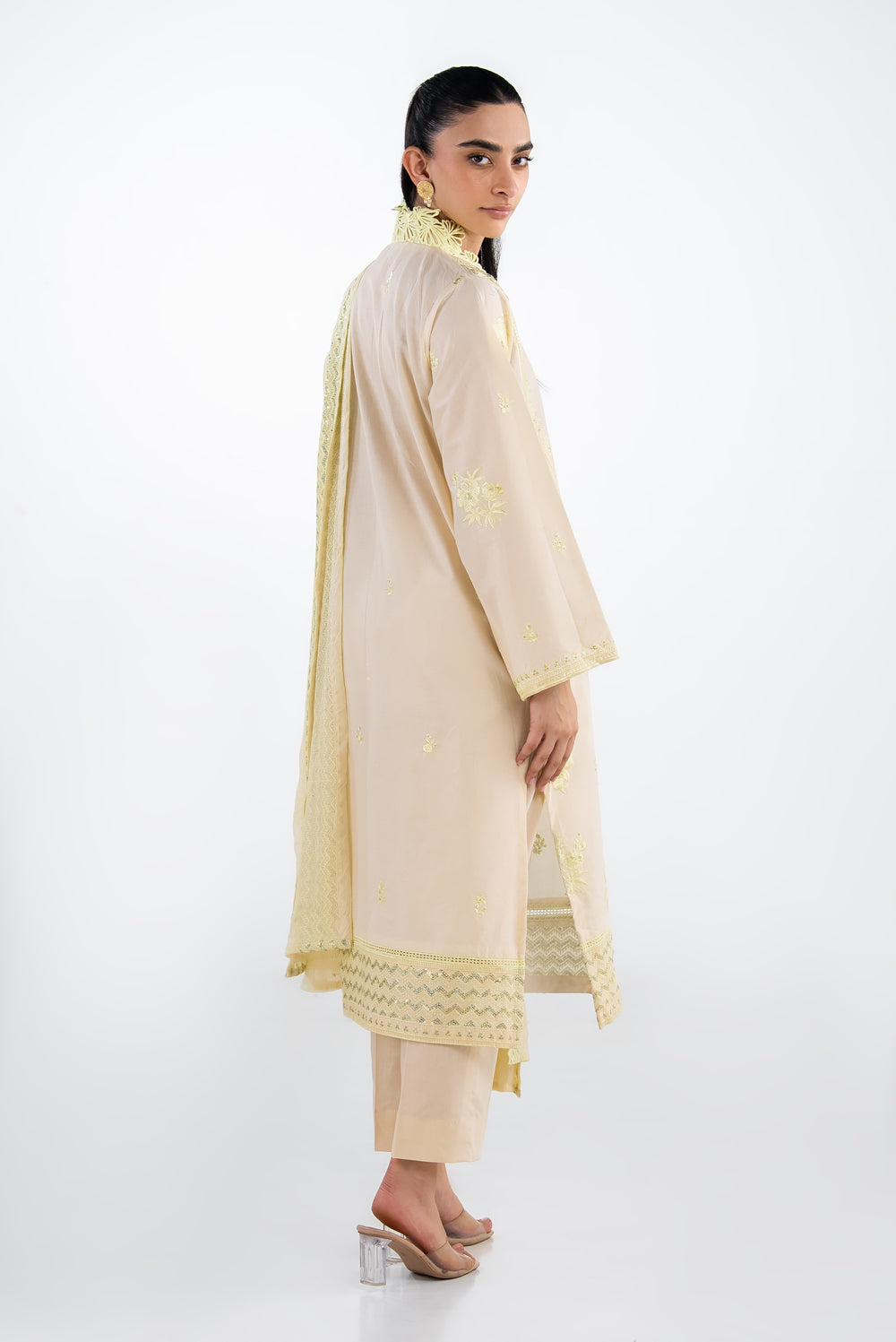 3Pc Lawn Embroidered Suit