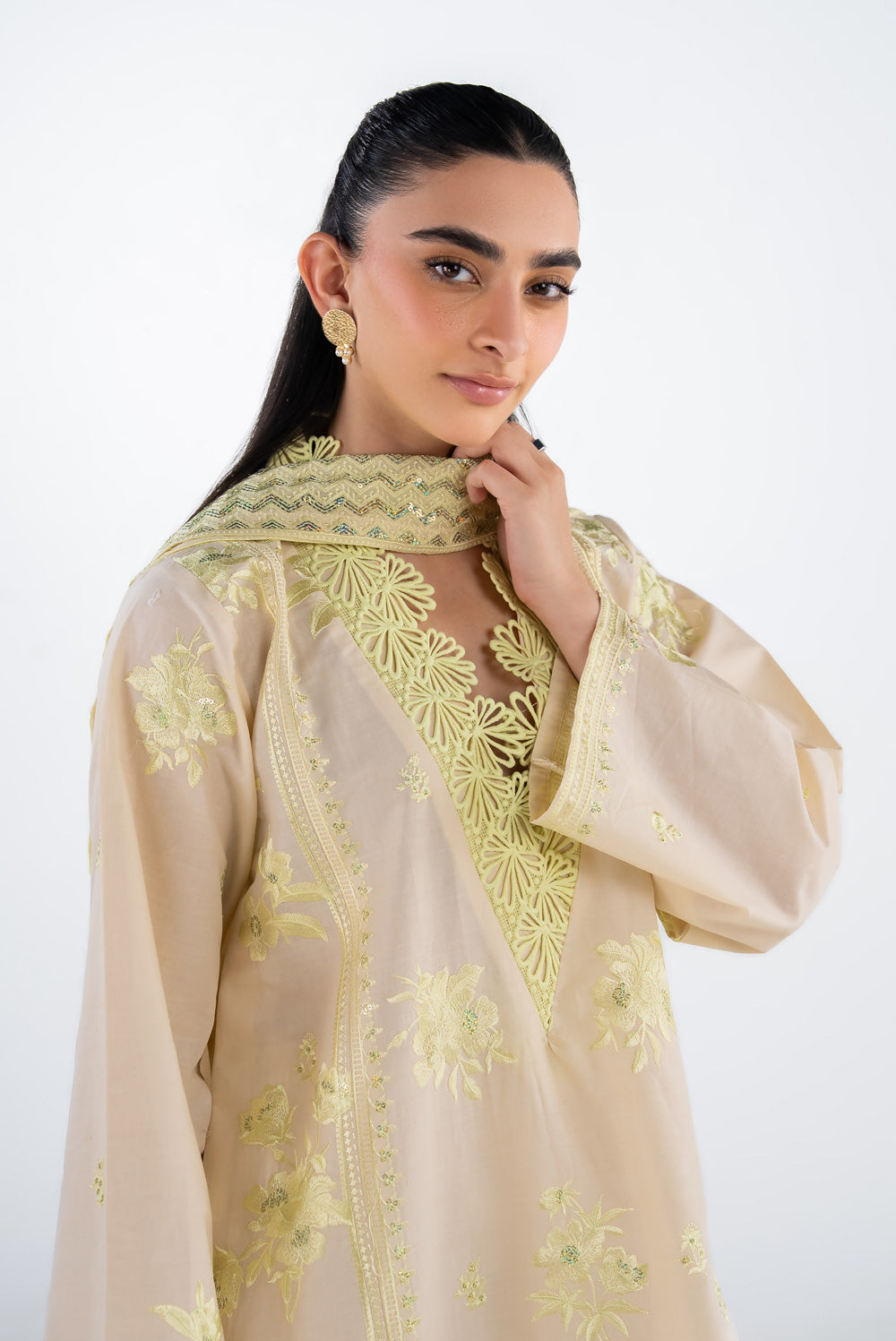 3Pc Lawn Embroidered Suit
