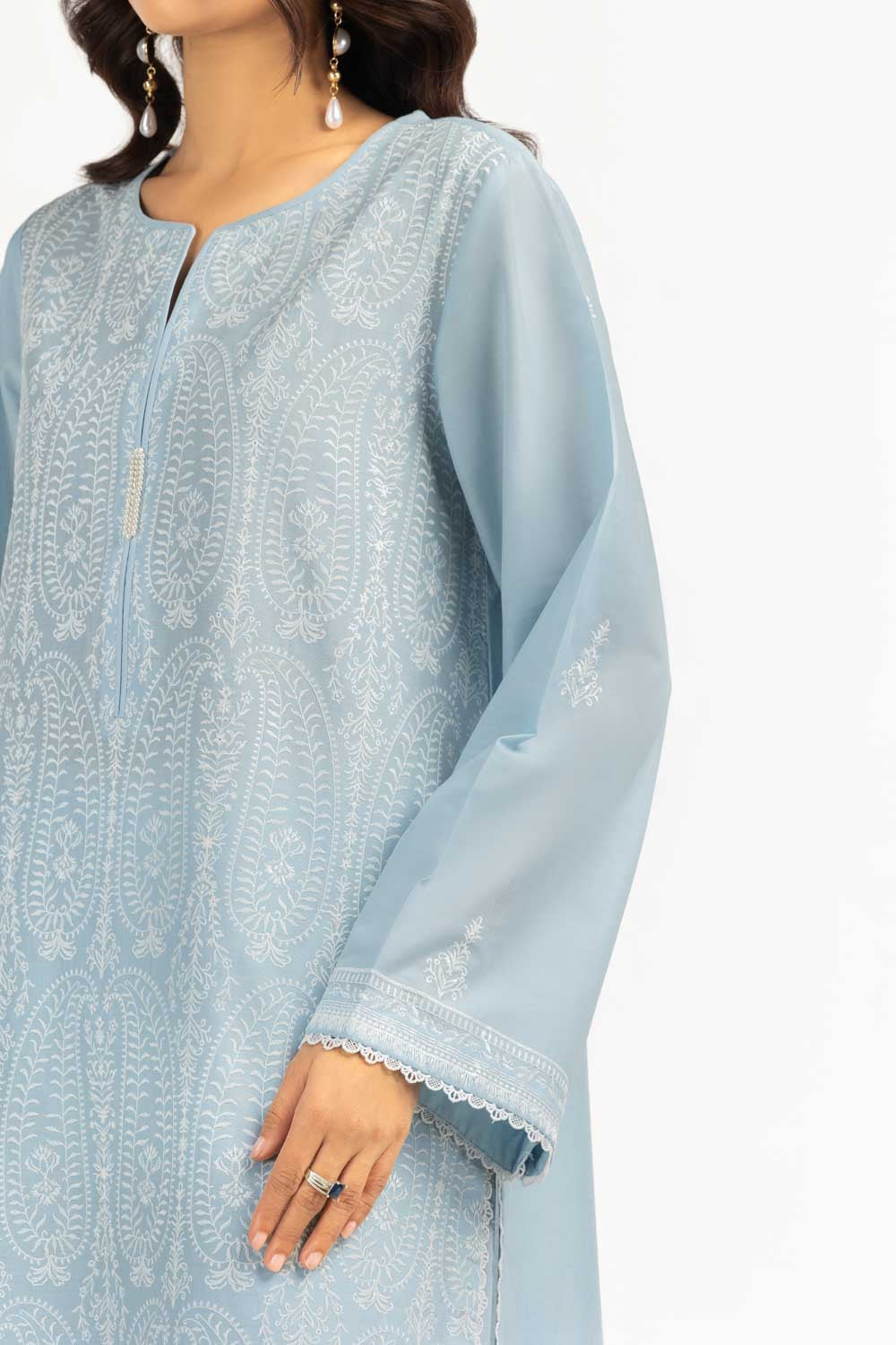 3Pc Lawn Embroidered Suit