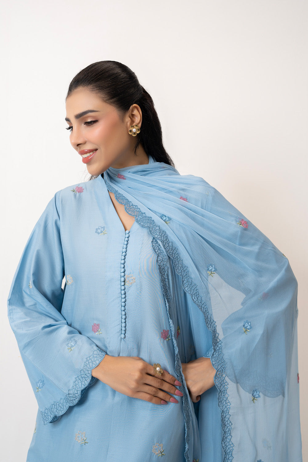 3Pc Lawn Embroidered Suit