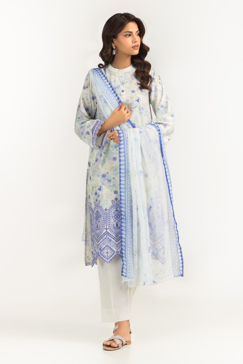 3Pc Lawn Embroidered Suit