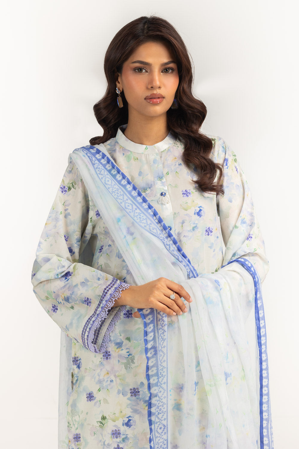 3Pc Lawn Embroidered Suit