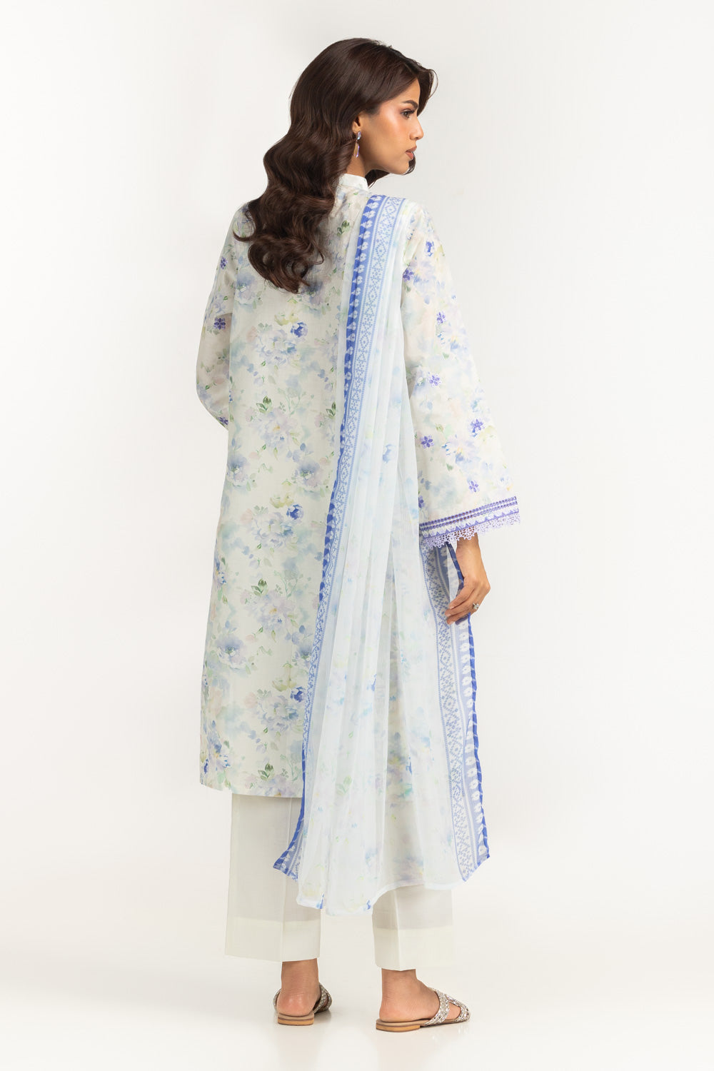 3Pc Lawn Embroidered Suit