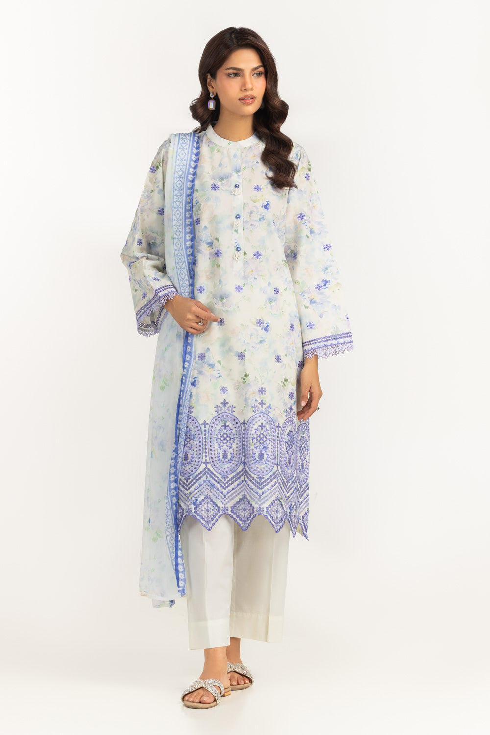 3Pc Lawn Embroidered Suit