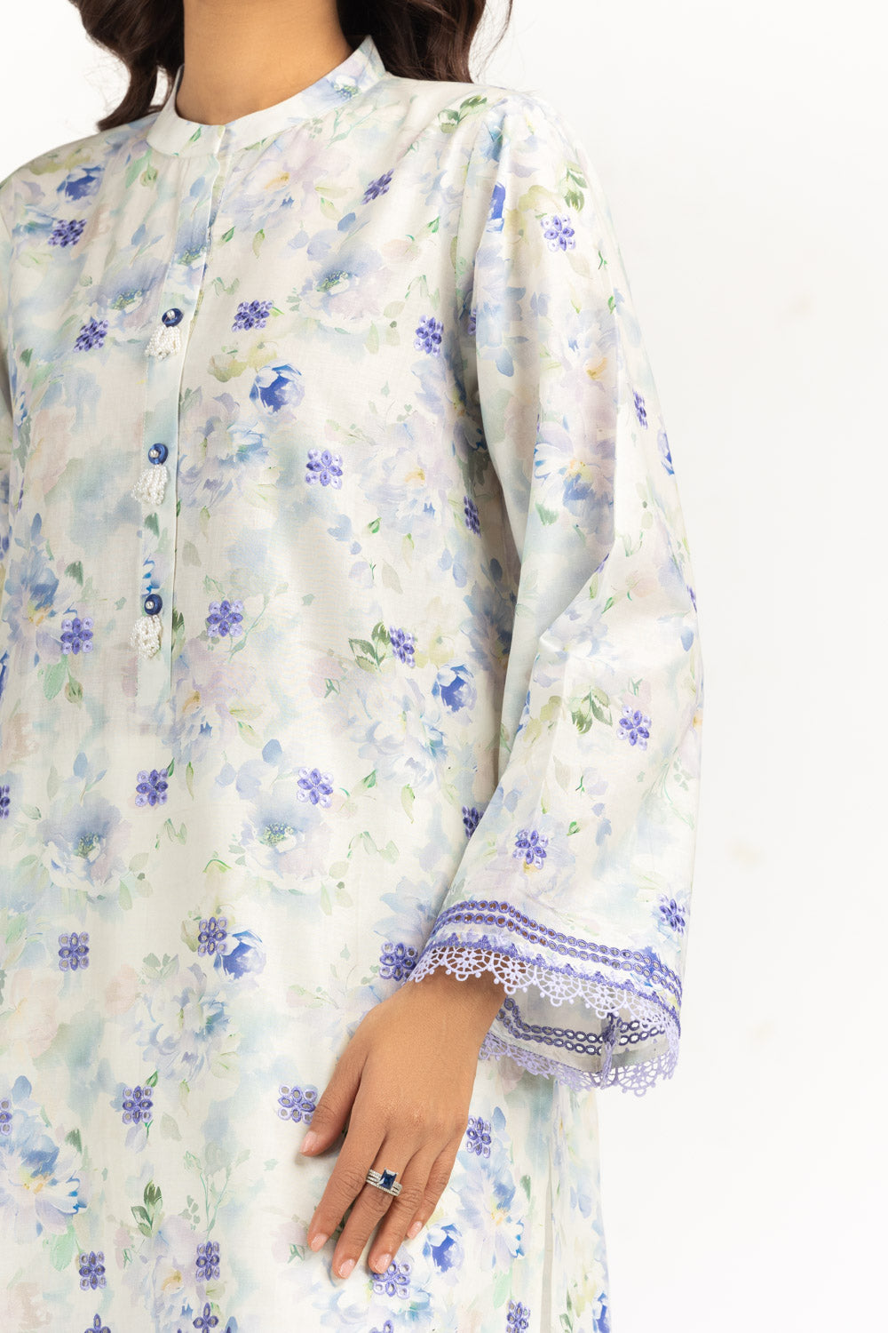 3Pc Lawn Embroidered Suit