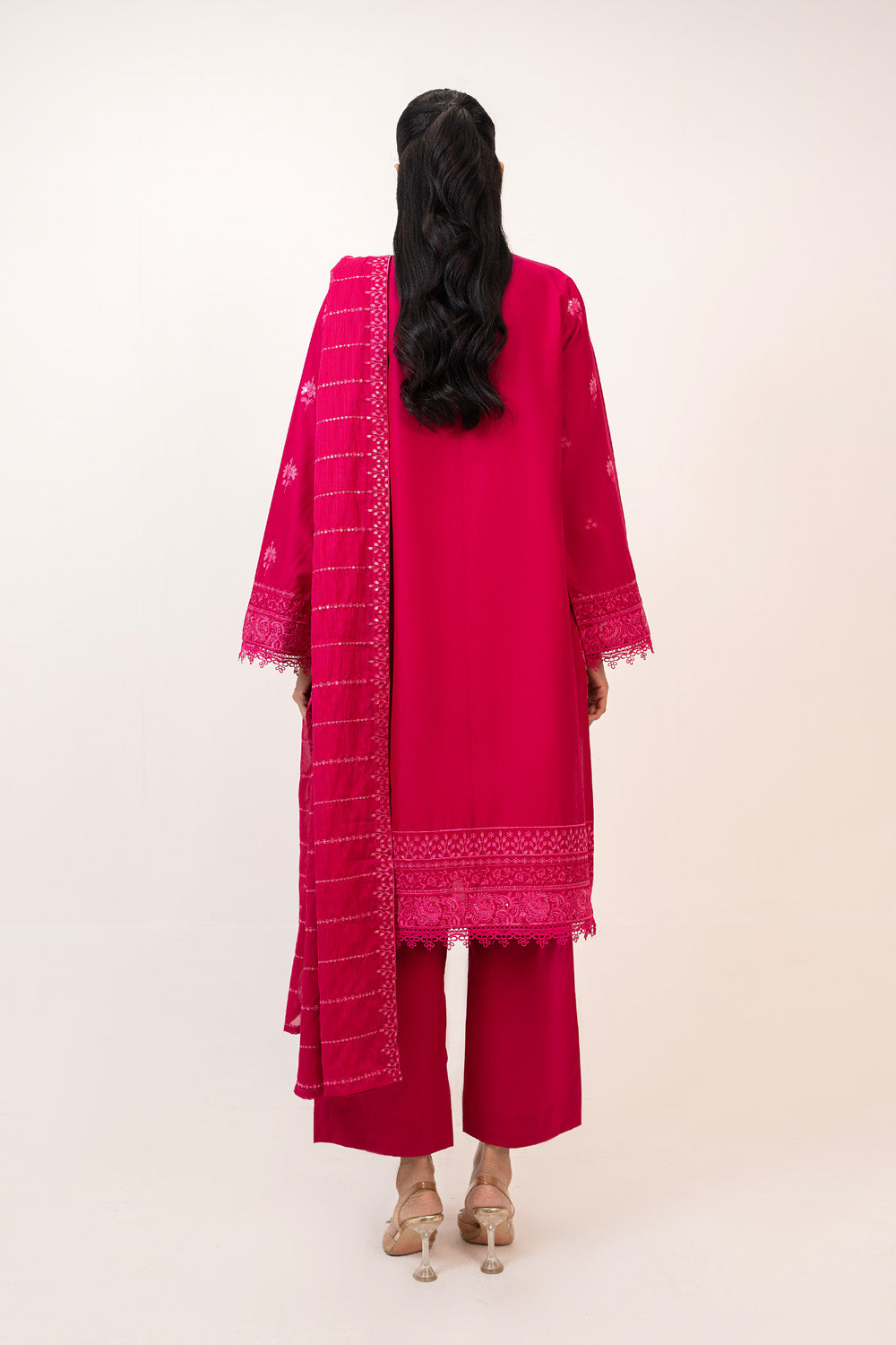 3Pc Lawn Embroidered Suit