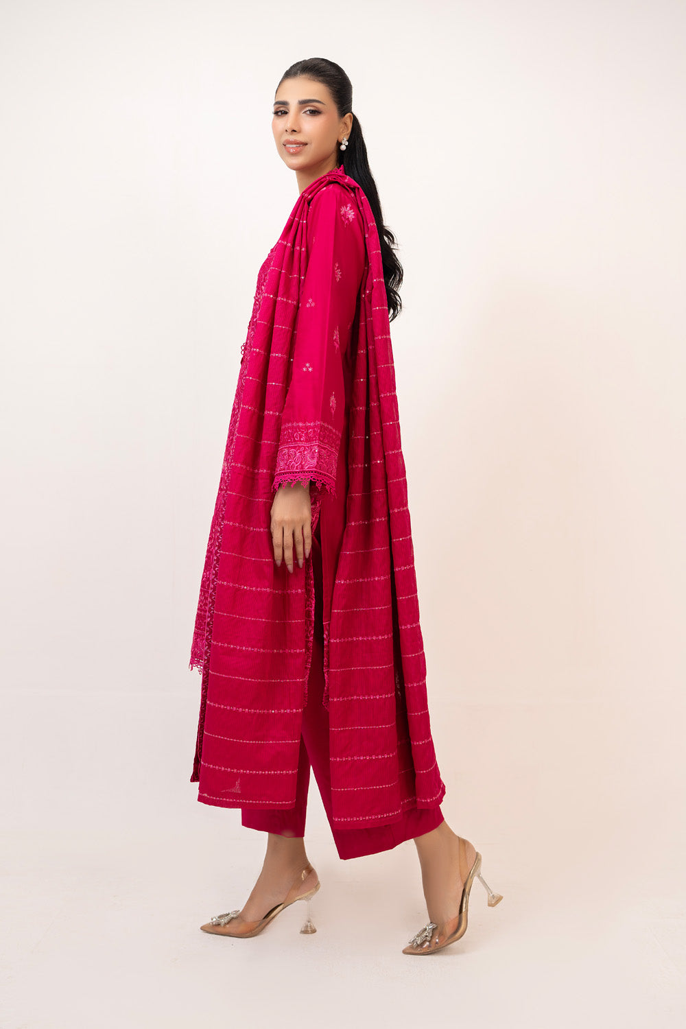 3Pc Lawn Embroidered Suit