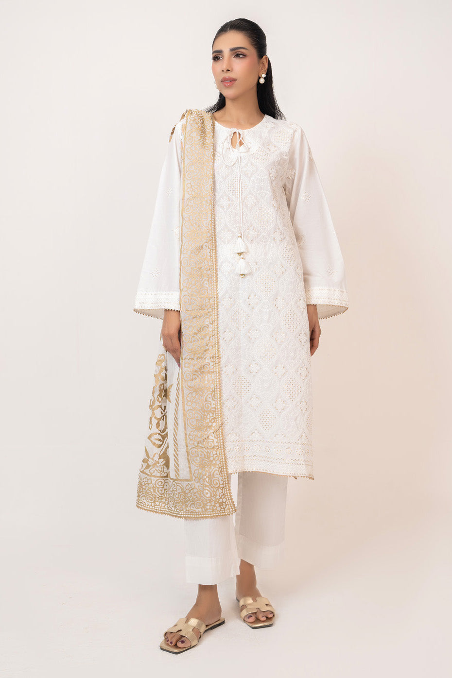 3Pc Lawn Embroidered Suit