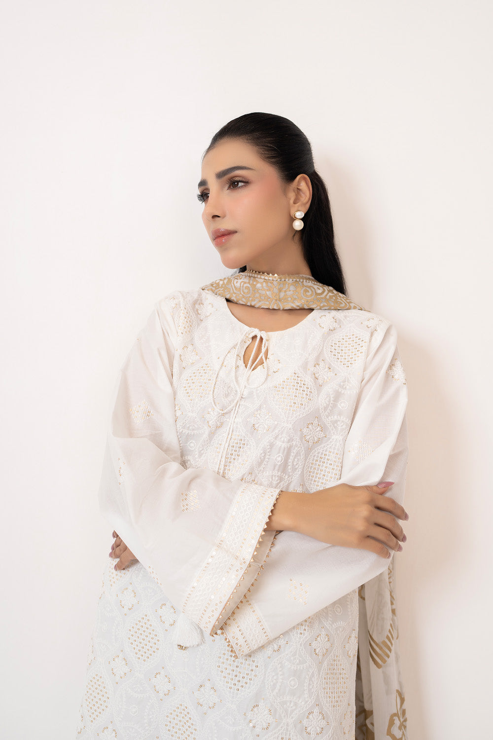 3Pc Lawn Embroidered Suit