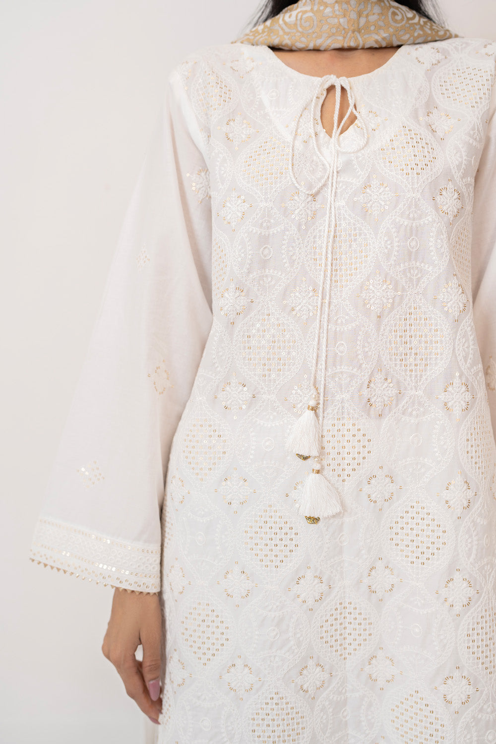 3Pc Lawn Embroidered Suit