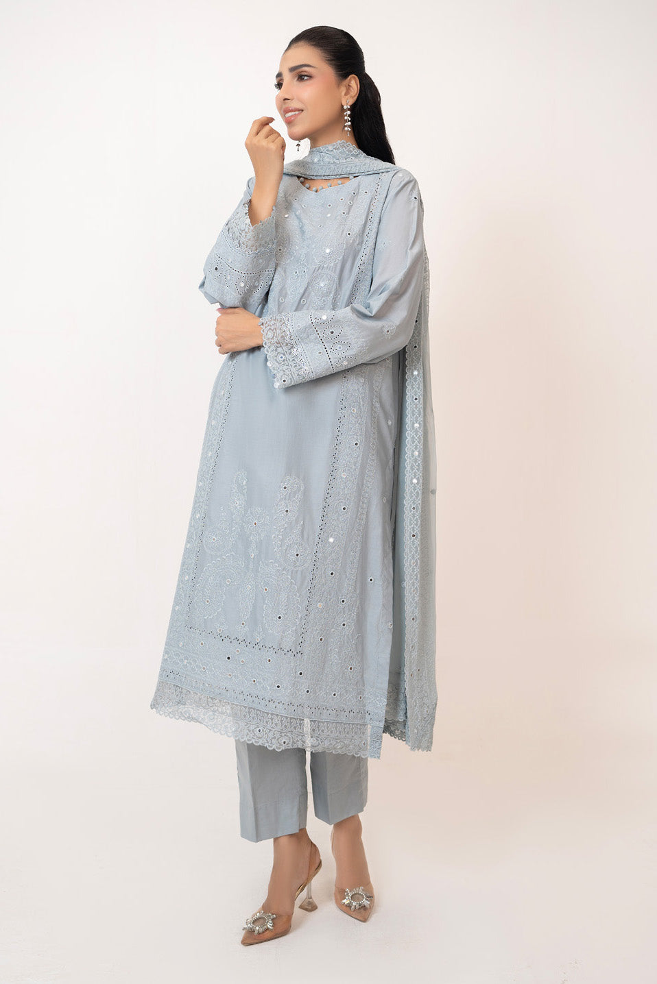 3Pc Lawn Embroidered Suit