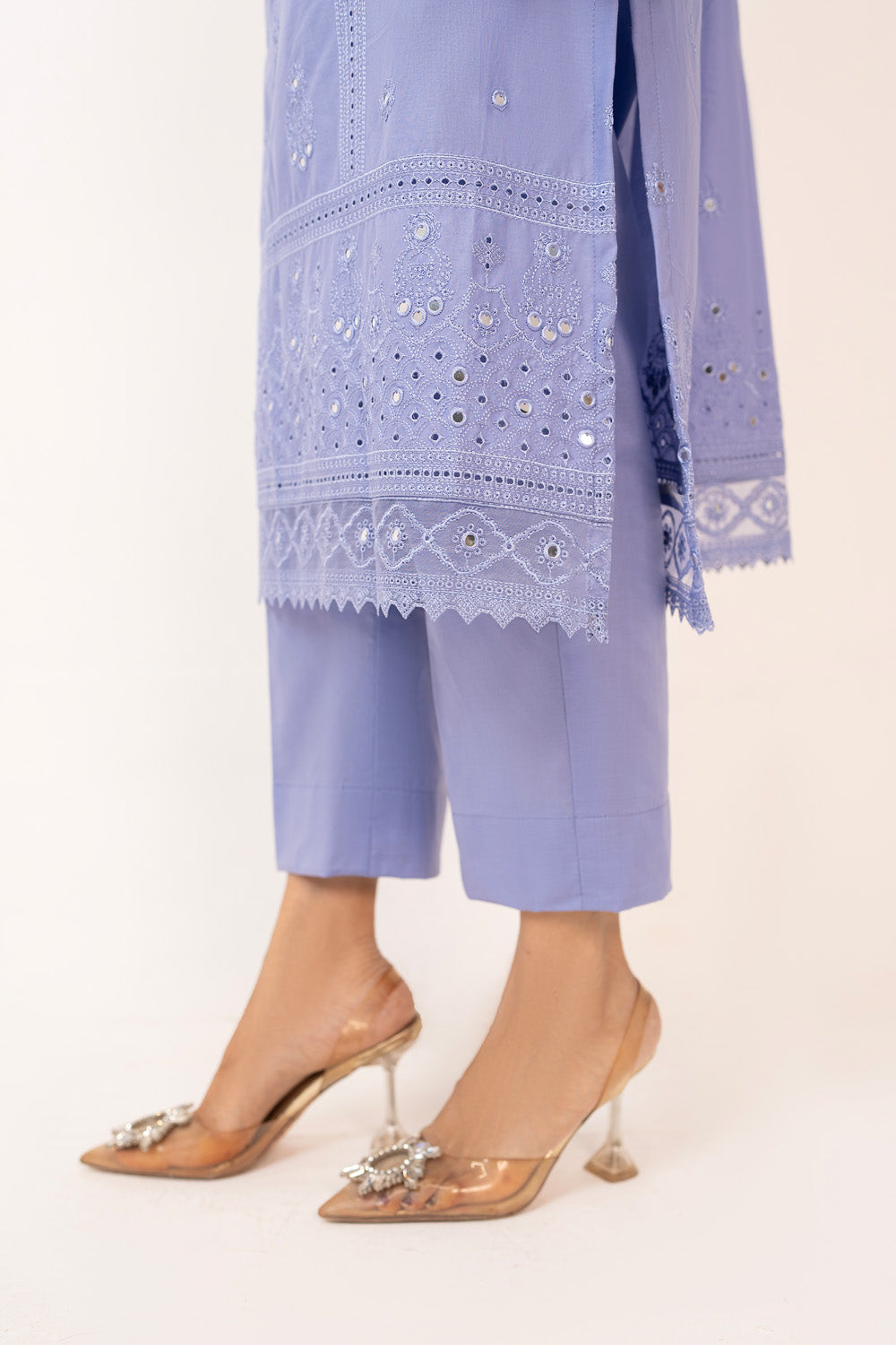 3Pc Lawn Embroidered Suit