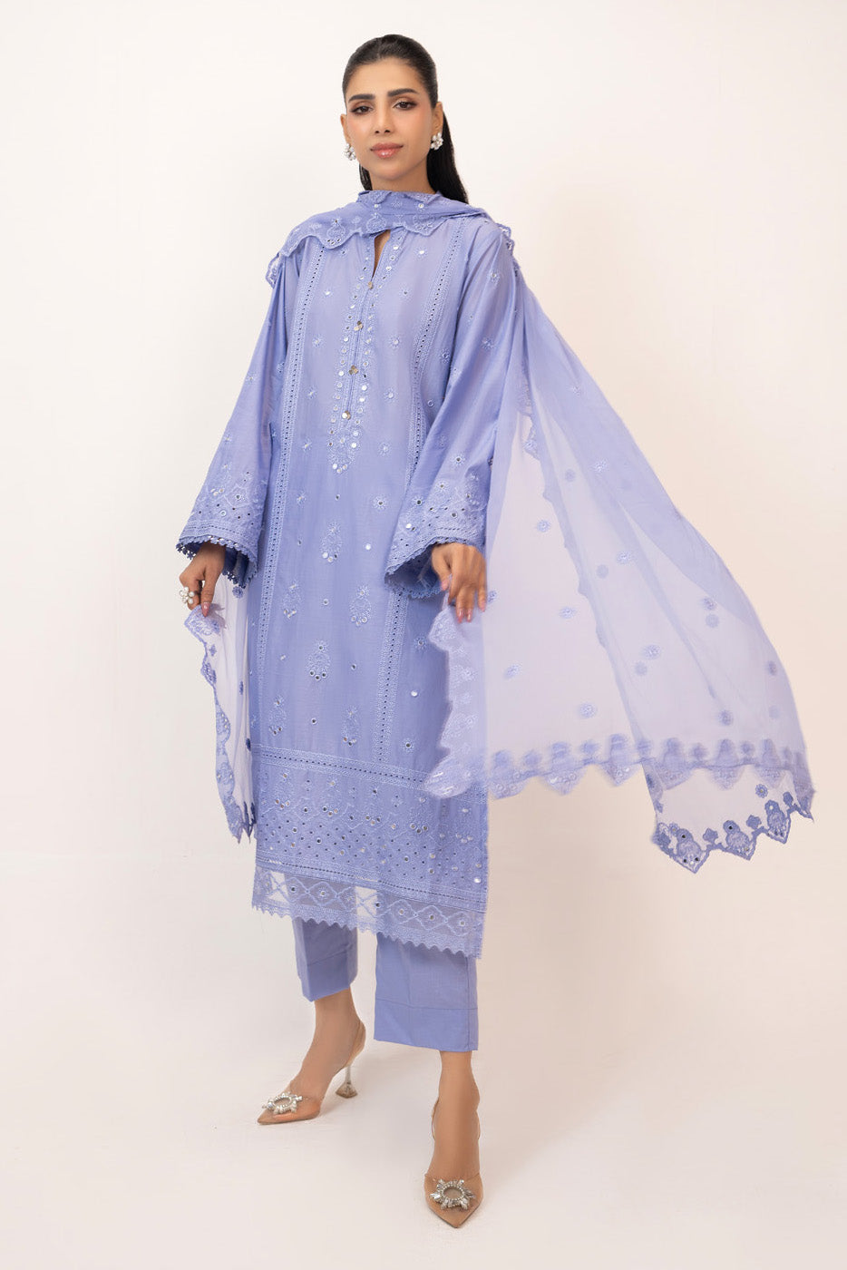 3Pc Lawn Embroidered Suit